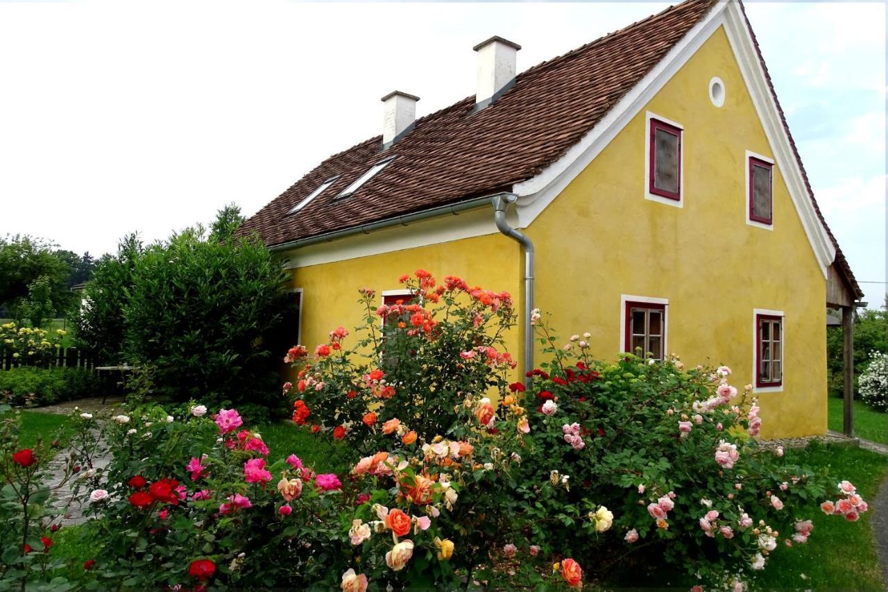 Landlust-Ferienhaus Am Rosenhof Hartberg Exterior photo